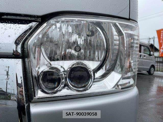 Toyota HIACE VAN 2020-12 8832128-21
