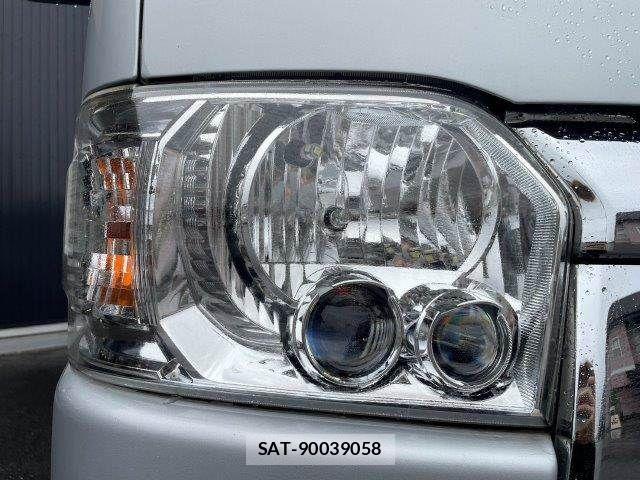 Toyota HIACE VAN 2020-12 8832128-22