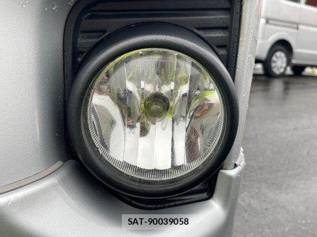 Toyota HIACE VAN 2020-12 8832128-23