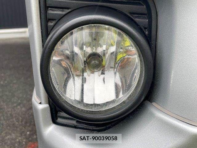 Toyota HIACE VAN 2020-12 8832128-24