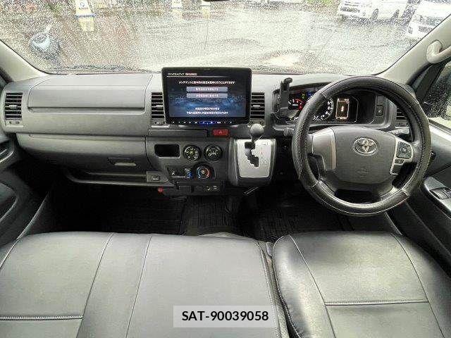Toyota HIACE VAN 2020-12 8832128-2
