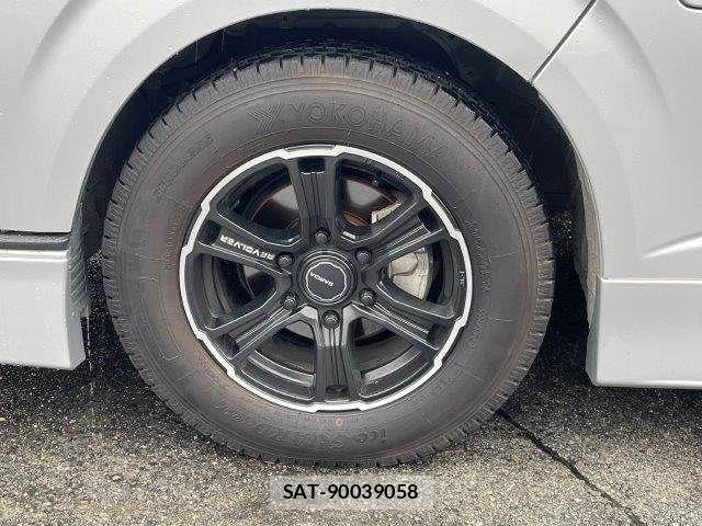 Toyota HIACE VAN 2020-12 8832128-29
