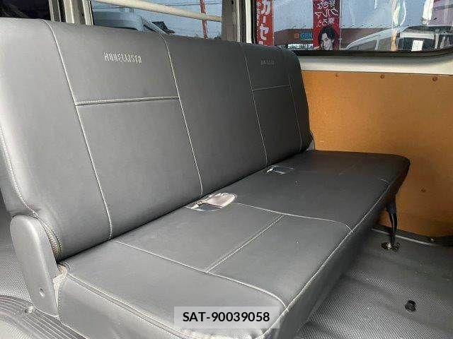 Toyota HIACE VAN 2020-12 8832128-8