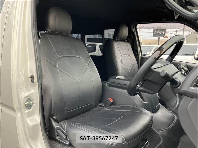 Toyota HIACE VAN 2024-03 8832114-13