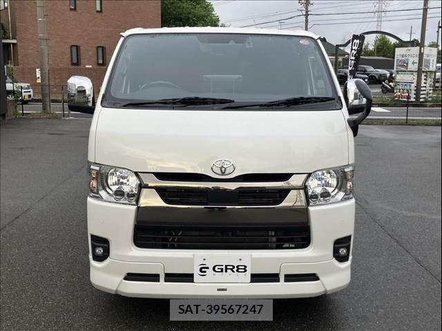 Toyota HIACE VAN 2024-03 8832114-16