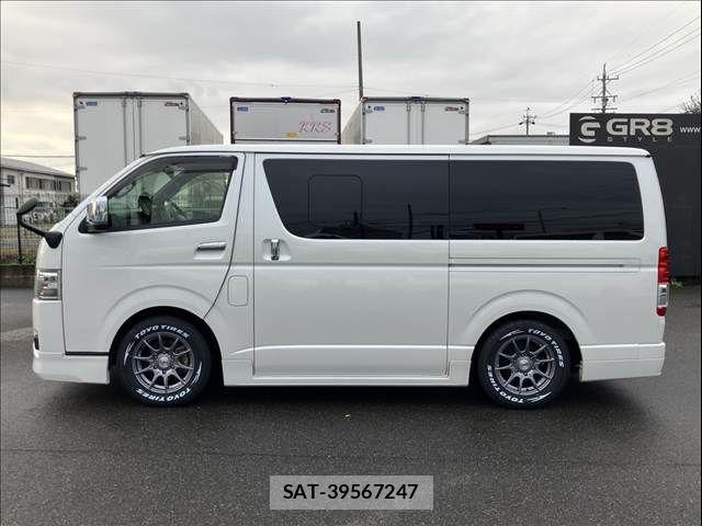 Toyota HIACE VAN 2024-03 8832114-19