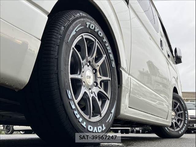 Toyota HIACE VAN 2024-03 8832114-21