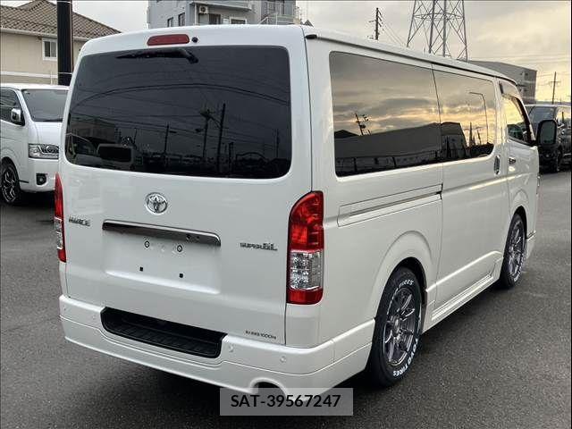Toyota HIACE VAN 2024-03 8832114-6