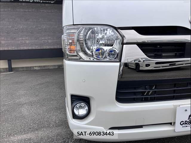 Toyota HIACE VAN 2021-07 8832115-9