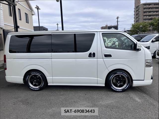 Toyota HIACE VAN 2021-07 8832115-12