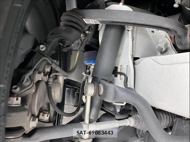 Toyota HIACE VAN 2021-07 8832115-23