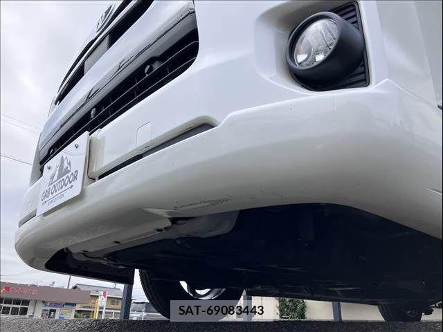 Toyota HIACE VAN 2021-07 8832115-24