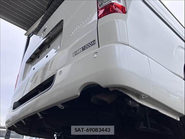 Toyota HIACE VAN 2021-07 8832115-26