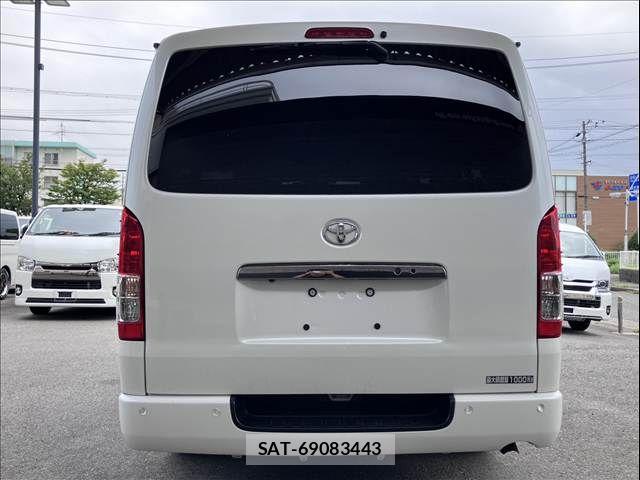 Toyota HIACE VAN 2021-07 8832115-2