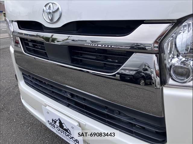 Toyota HIACE VAN 2021-07 8832115-29