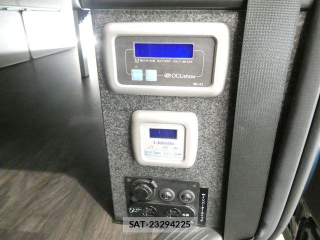 Toyota HIACE VAN 2012-03 8850919-17