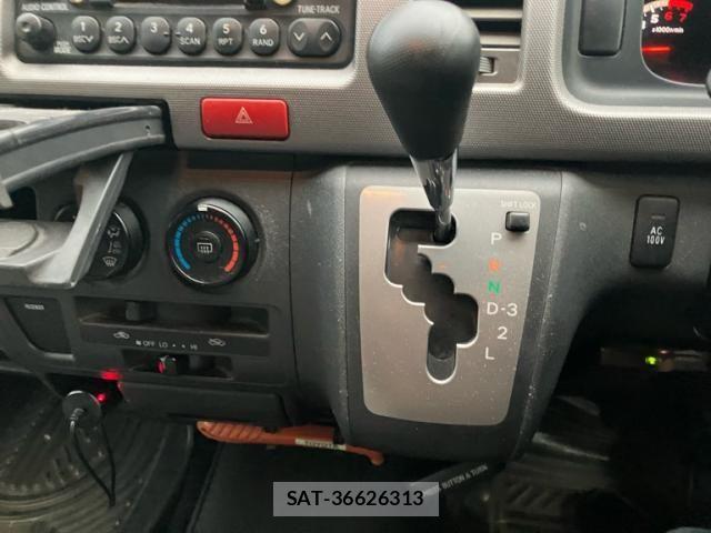 Toyota HIACE VAN 2004-09 8850923-18