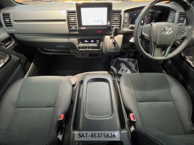 Toyota HIACE VAN 2026-08 8850906-1