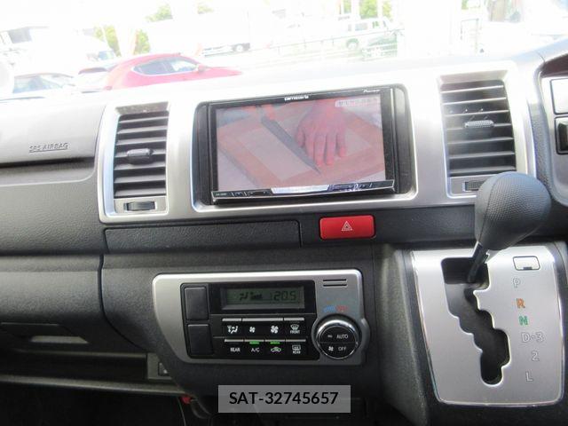Toyota HIACE VAN 2014-03 8850916-11