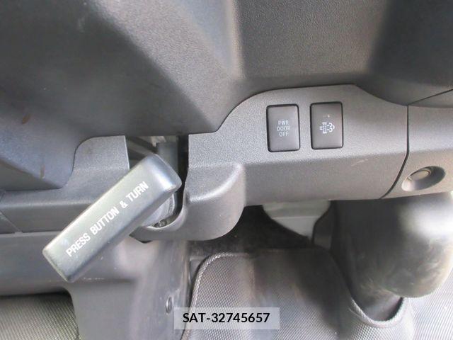 Toyota HIACE VAN 2014-03 8850916-15