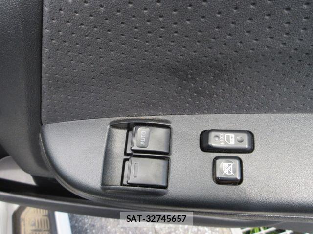 Toyota HIACE VAN 2014-03 8850916-17