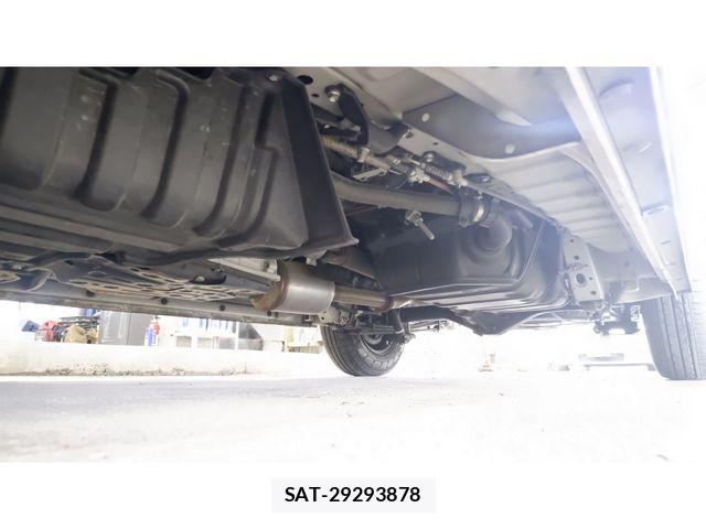 Toyota HIACE VAN 2018-04 8850920-16