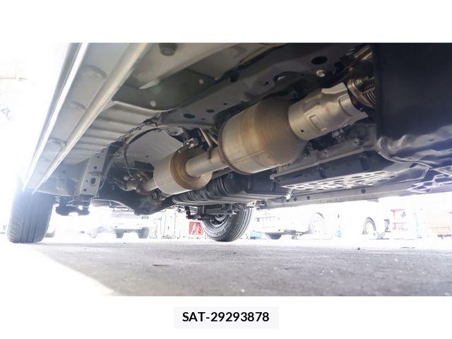 Toyota HIACE VAN 2018-04 8850920-17