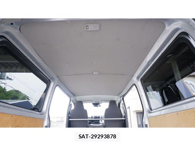 Toyota HIACE VAN 2018-04 8850920-20