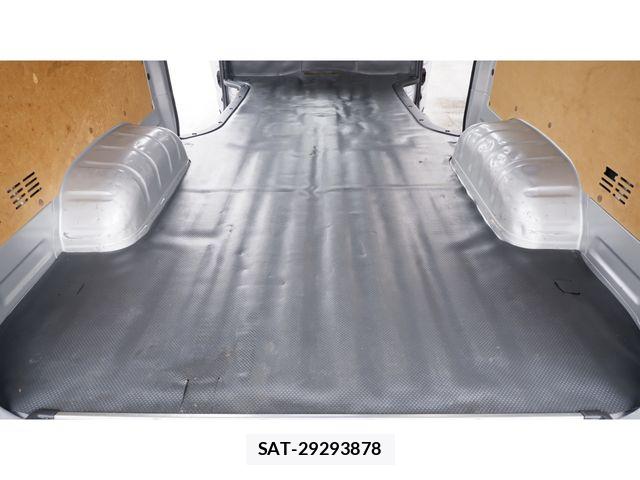 Toyota HIACE VAN 2018-04 8850920-21