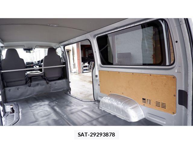Toyota HIACE VAN 2018-04 8850920-22