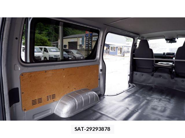 Toyota HIACE VAN 2018-04 8850920-23