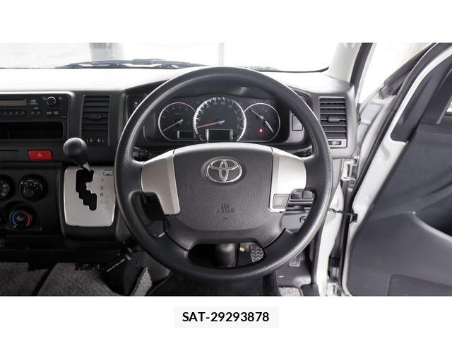 Toyota HIACE VAN 2018-04 8850920-26