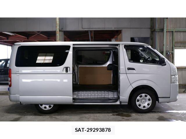 Toyota HIACE VAN 2018-04 8850920-4