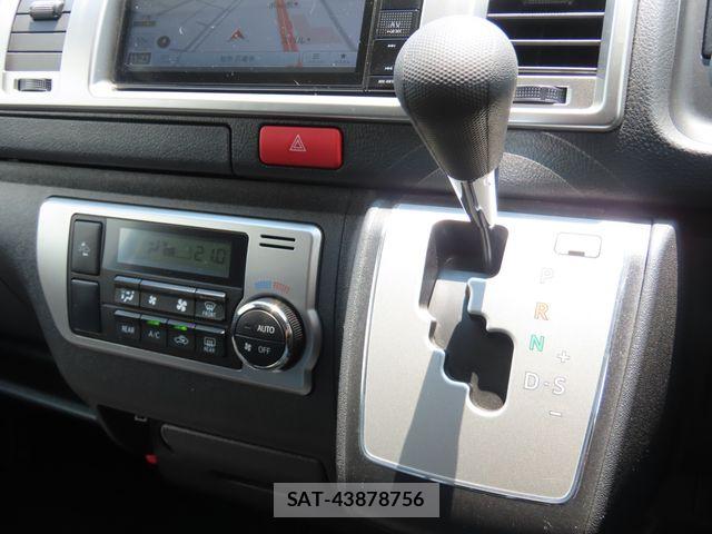 Toyota HIACE VAN 2021-08 8850908-13