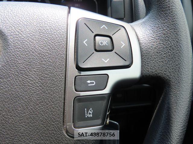 Toyota HIACE VAN 2021-08 8850908-17
