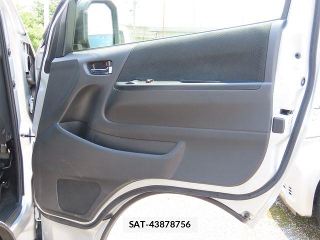Toyota HIACE VAN 2021-08 8850908-20