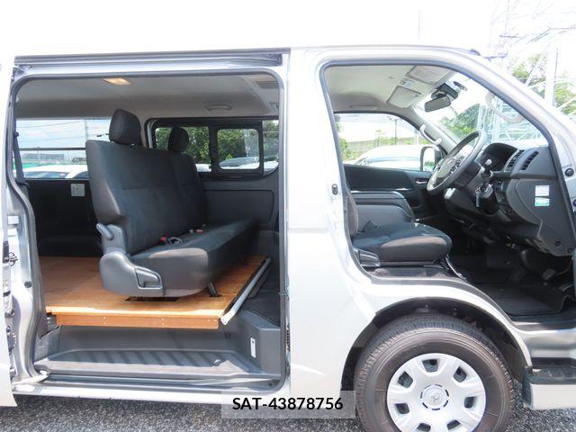 Toyota HIACE VAN 2021-08 8850908-24