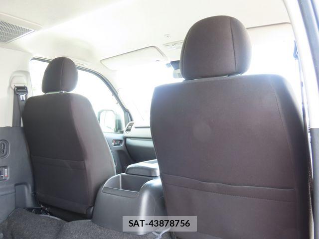 Toyota HIACE VAN 2021-08 8850908-25