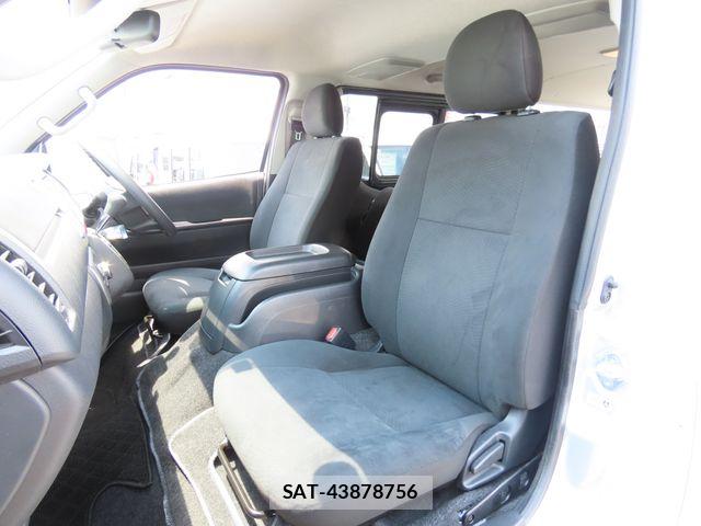 Toyota HIACE VAN 2021-08 8850908-27