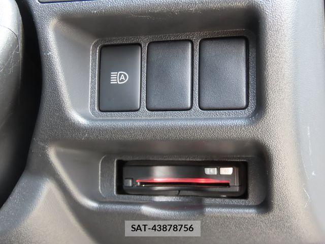 Toyota HIACE VAN 2021-08 8850908-7