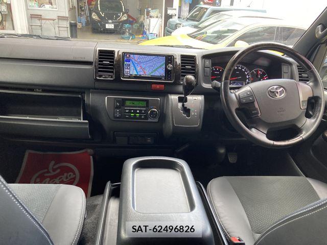 Toyota HIACE VAN 2019-05 8850909-1