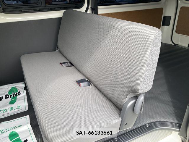 Toyota HIACE VAN 2026-01 8850905-16