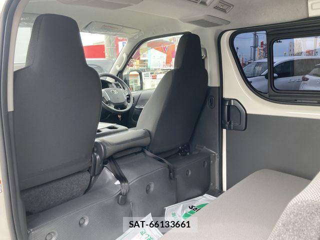 Toyota HIACE VAN 2026-01 8850905-17