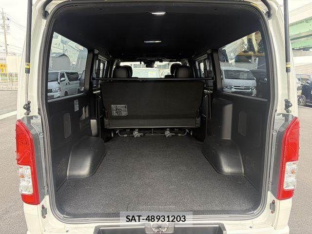 Toyota HIACE VAN 2019-10 8850912-9