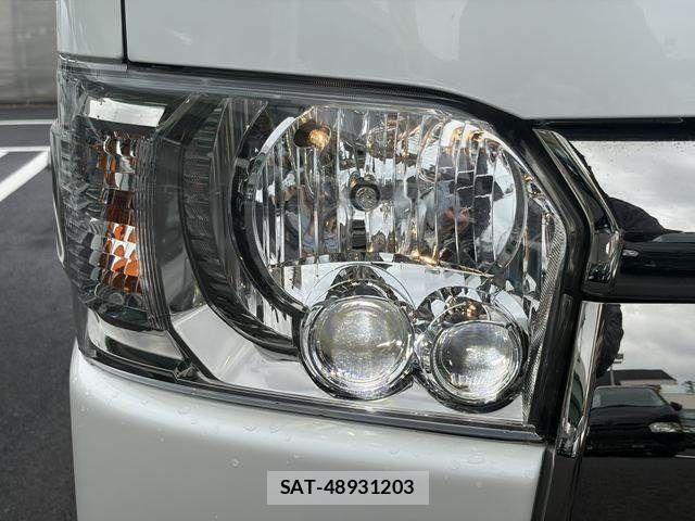 Toyota HIACE VAN 2019-10 8850912-11