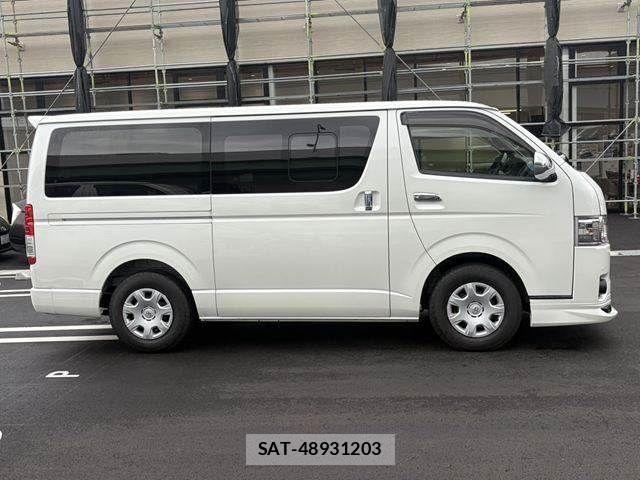 Toyota HIACE VAN 2019-10 8850912-16