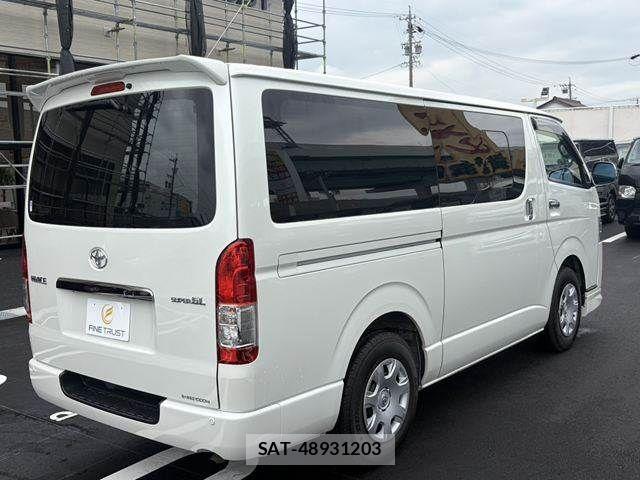 Toyota HIACE VAN 2019-10 8850912-17