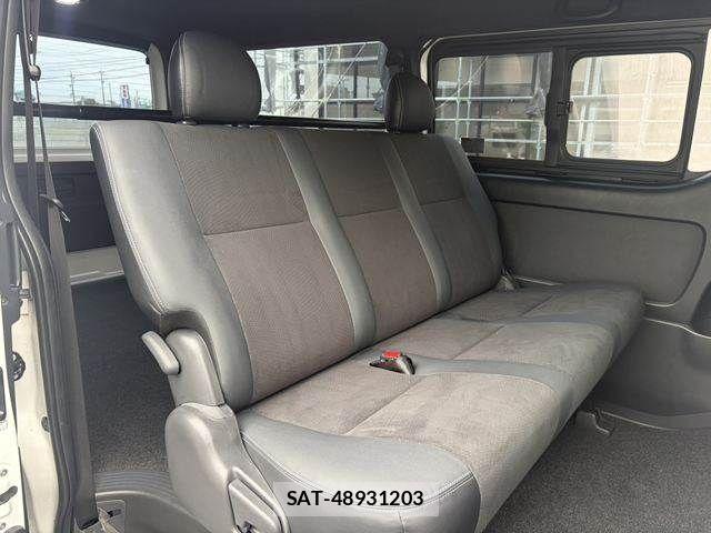 Toyota HIACE VAN 2019-10 8850912-8