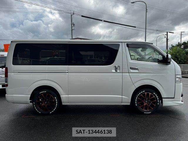Toyota HIACE VAN 2022-01 8850922-15