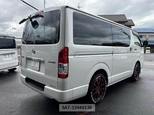 Toyota HIACE VAN 2022-01 8850922-16